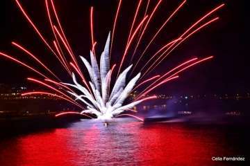 Los fuegos de Melenara, una explosión de color (Foto Celia Fernández)